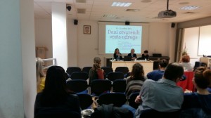 image-d1082d0c476bbd9b36839452b1d24e7470c03d9e534aedc6aec9db81f53e5d5d-V